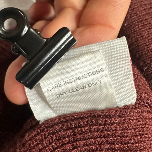 EUD Levi's Burgundy Knit Beanie ONE SIZE (RN 129919) - Picture 7 of 8